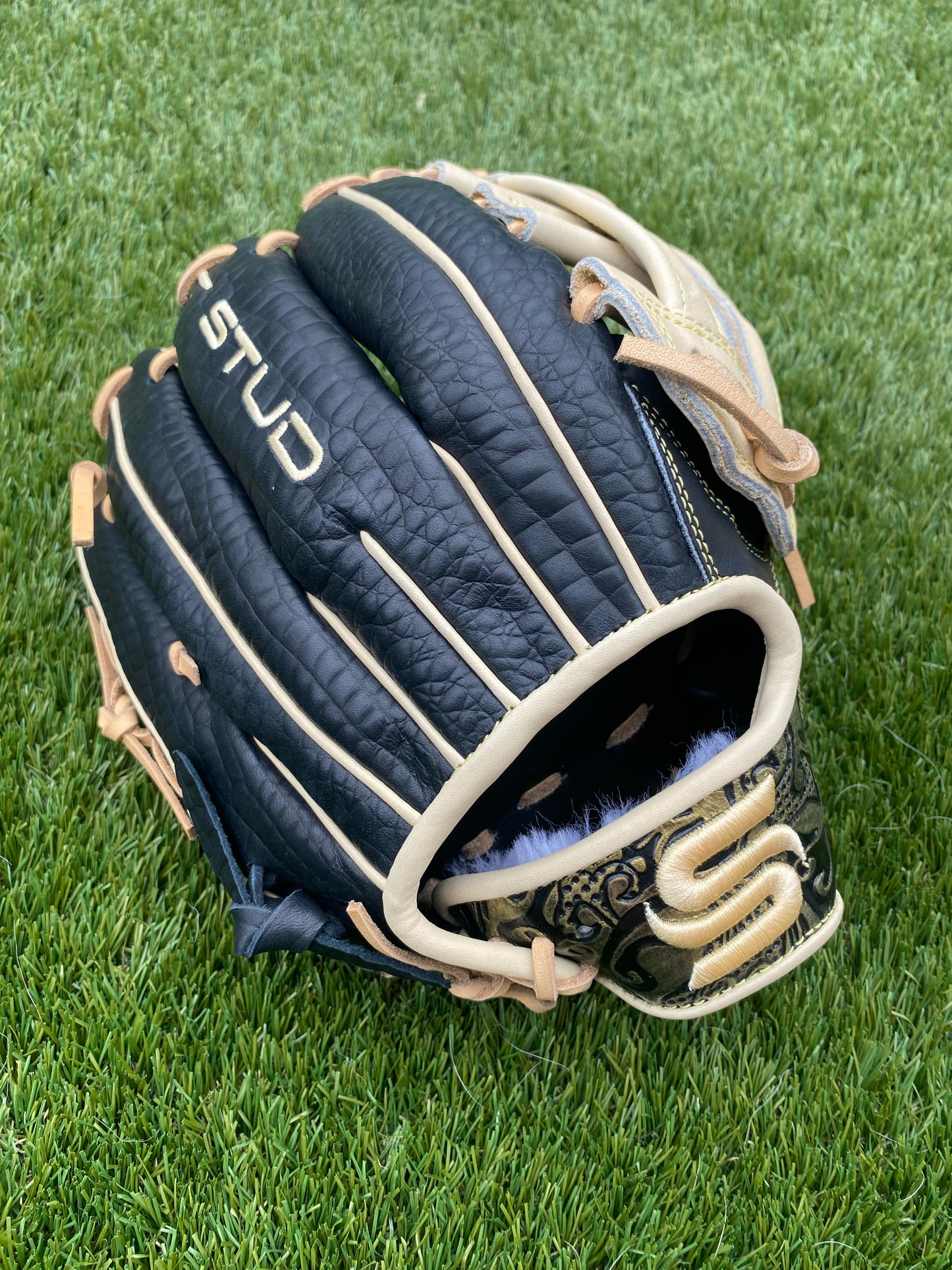 Baseball Infield Glove (BI-10)