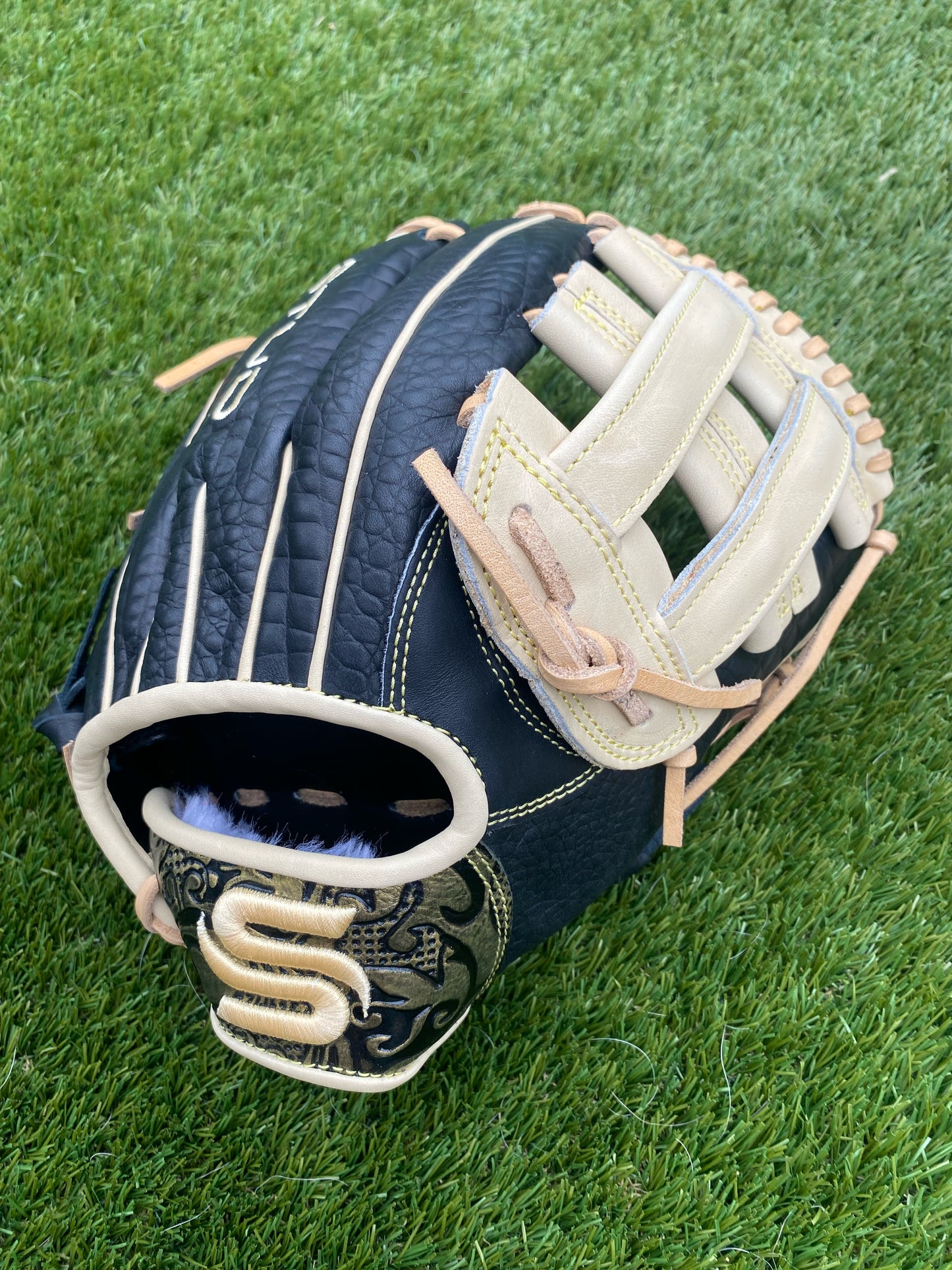 Baseball Infield Glove (BI-10)