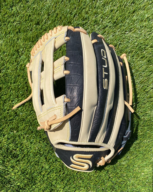 Baseball Outfield Glove (Left) (BO-01-L)